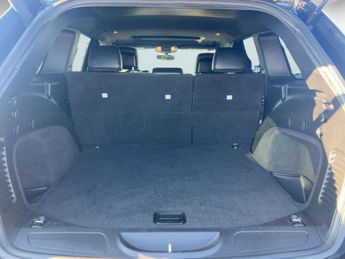 Used 2019 Jeep Grand Cherokee Altitude image 28