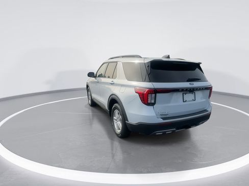 New 2026 Ford Explorer Active RWD image 7