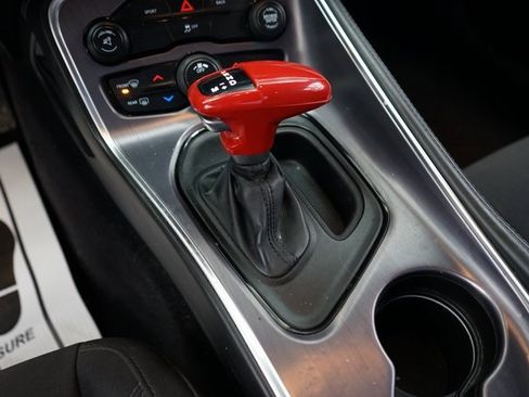 Used 2016 Dodge Challenger SXT image 28