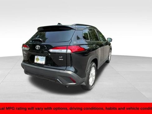 Used 2023 Toyota Corolla Cross LE AWD/4WD image 8