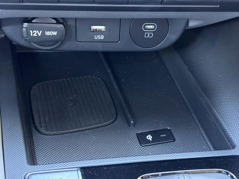 Certified 2025 Hyundai Elantra Sport image 25