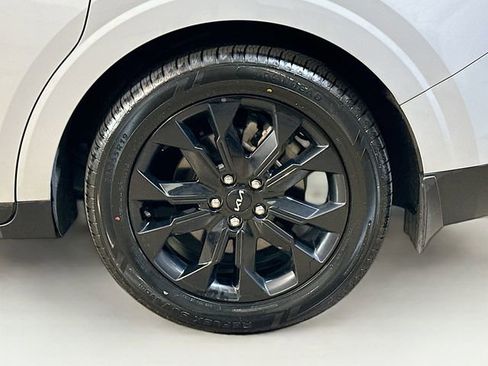 Used 2024 Kia Carnival SX Prestige FWD image 6