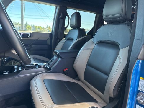 Used 2024 Ford Bronco Wildtrak image 9