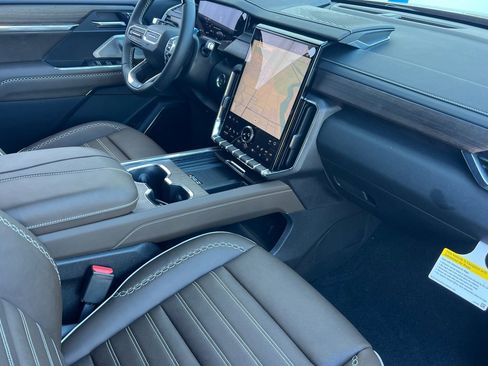New 2026 GMC Acadia Denali Ultimate AWD/4WD image 14