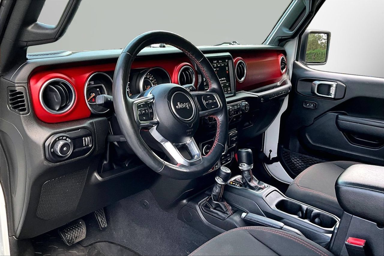 Used 2023 Jeep Wrangler Rubicon w/ Cold Weather Group AWD/4WD image 18