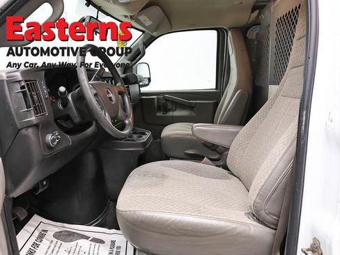 Used 2020 GMC Savana 3500 w/ Driver Convenience Package RWD image 14