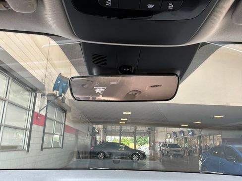 Used 2026 Kia Carnival FWD image 19
