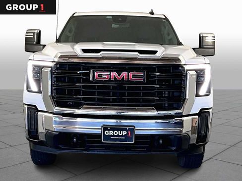 Certified 2024 GMC Sierra 2500 Pro w/ Convenience Package image 1