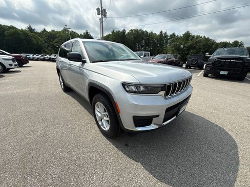Used 2024 Jeep Grand Cherokee L Laredo AWD/4WD image 7