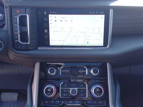 Used 2024 GMC Yukon XL Denali w/ Advanced Technology Package AWD/4WD image 19