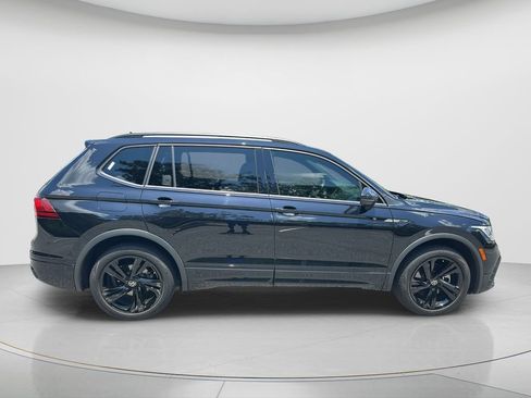 Used 2024 Volkswagen Tiguan SE R-Line FWD image 4