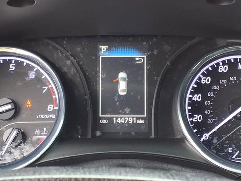 Used 2019 Toyota Camry SE image 18