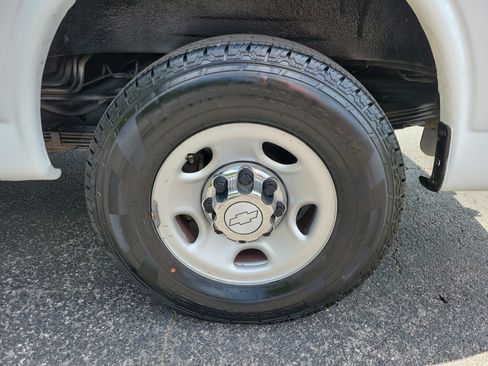 Used 2019 Chevrolet Express 3500 LT w/ LT Preferred Equipment Group image 21