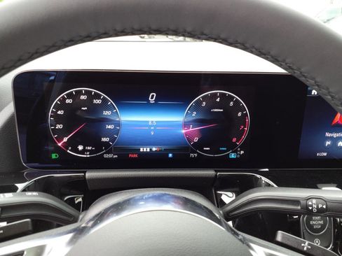 Used 2025 Mercedes-Benz GLA 250 4MATIC image 17