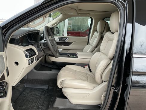 Used 2021 Lincoln Navigator Reserve w/ Luxury Package image 7