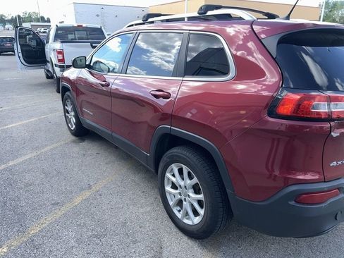Used 2015 Jeep Cherokee Latitude AWD/4WD image 8