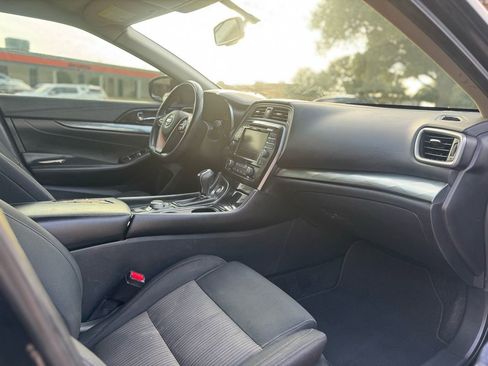 Used 2019 Nissan Maxima 3.5 S w/ Floor Mat Group image 9