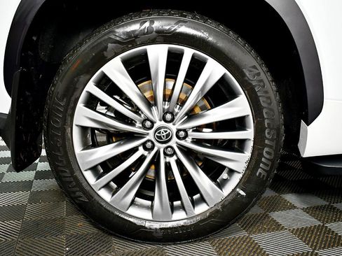 Used 2022 Toyota Highlander Platinum image 51