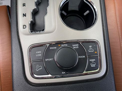 Used 2012 Jeep Grand Cherokee Overland Summit AWD/4WD image 43
