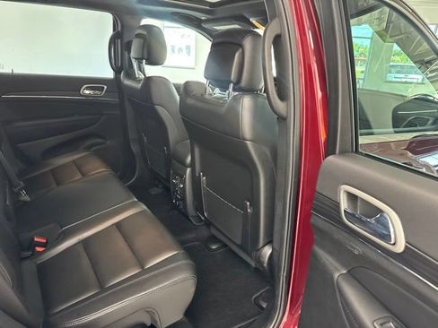 Used 2022 Jeep Grand Cherokee Limited AWD/4WD image 31