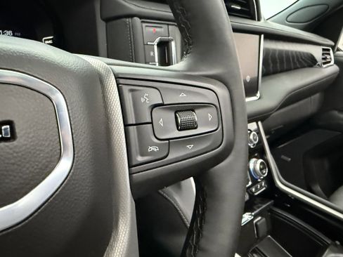 Used 2024 GMC Yukon XL Denali image 20