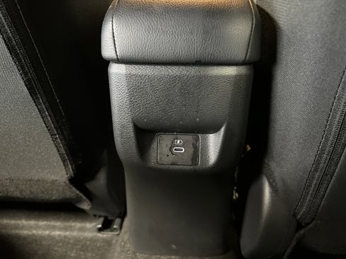 Used 2025 Nissan Versa SV image 20