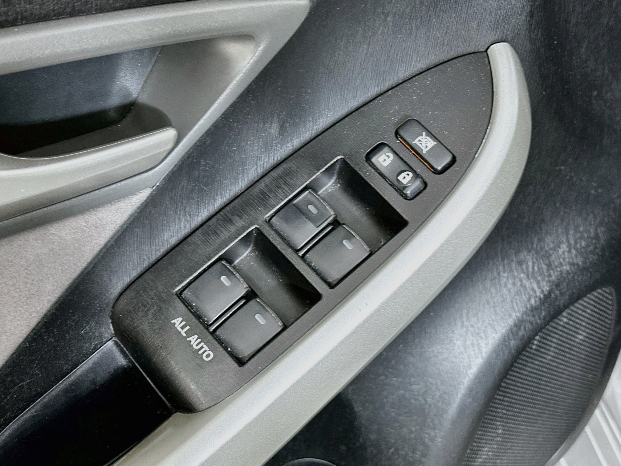 Used 2014 Toyota Prius Three FWD image 15