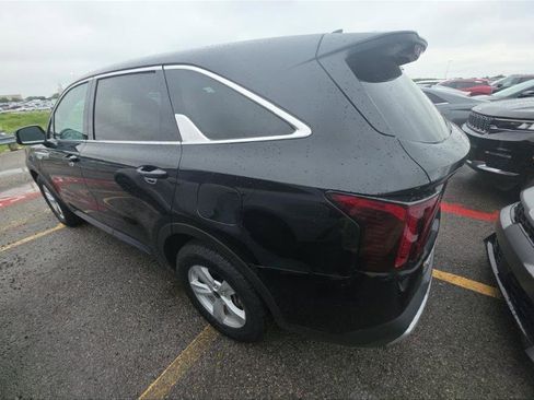 Used 2026 Kia Sorento LX FWD image 12