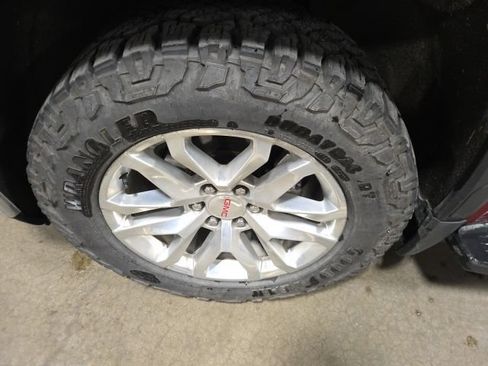 Used 2020 GMC Sierra 1500 SLT w/ SLT Premium Plus Package AWD/4WD image 11