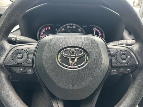 Used 2024 Toyota RAV4 XLE AWD/4WD image 19