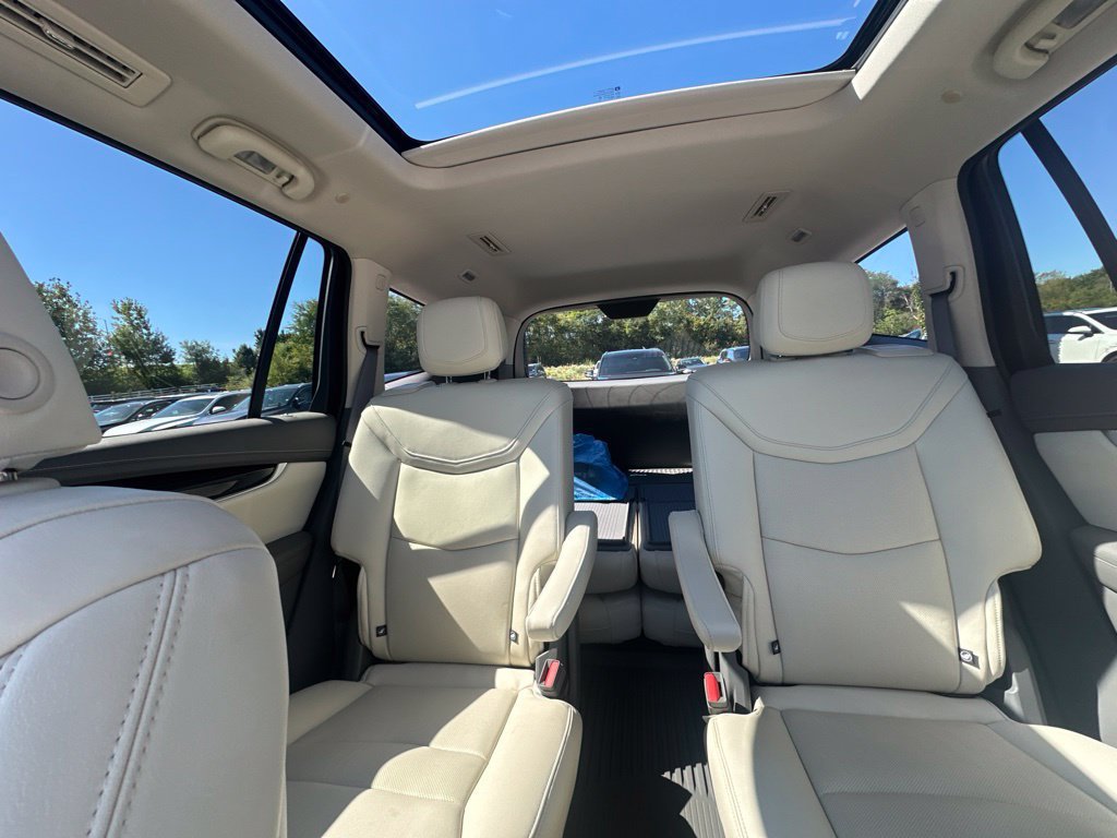 Used 2023 Cadillac XT6 Premium Luxury w/ Technology Package AWD/4WD image 17