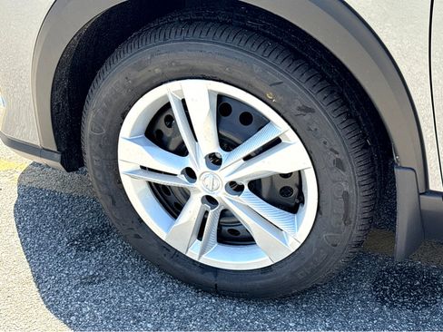 Certified 2025 Nissan Kicks Play S image 26