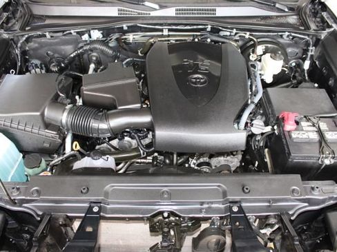 Used 2023 Toyota Tacoma SR5 RWD image 28