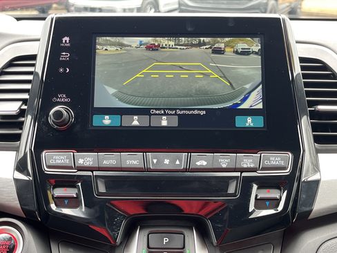 Used 2024 Honda Odyssey Sport image 4