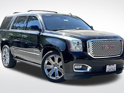 Used 2015 GMC Yukon Denali w/ Touring Package AWD/4WD image 3