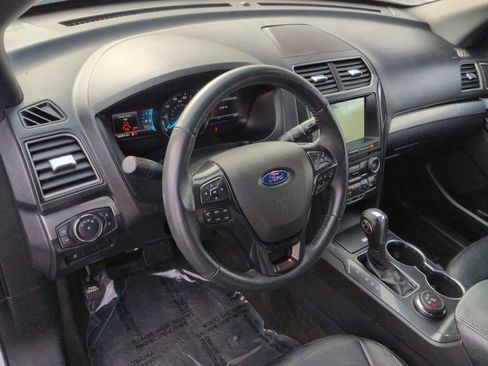 Certified 2018 Ford Explorer XLT w/ Equipment Group 202A image 10