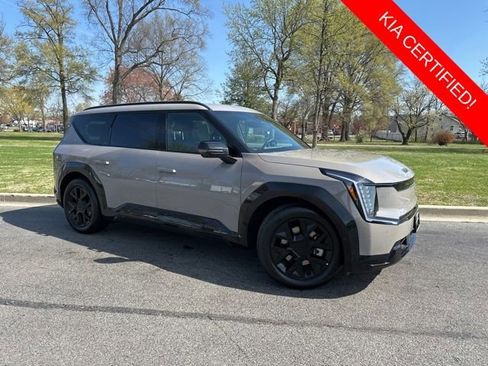 Certified 2026 Kia EV9 Land w/ Nightfall Edition Package AWD/4WD image 2