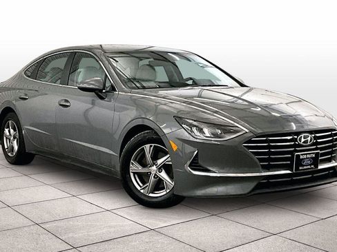 Used 2023 Hyundai Sonata SE image 2