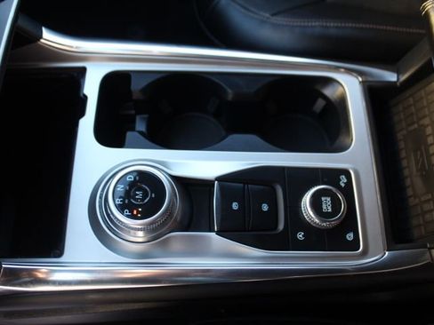 Used 2020 Ford Explorer Limited image 26