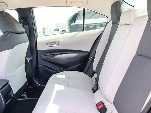 Used 2021 Toyota Corolla LE image 17