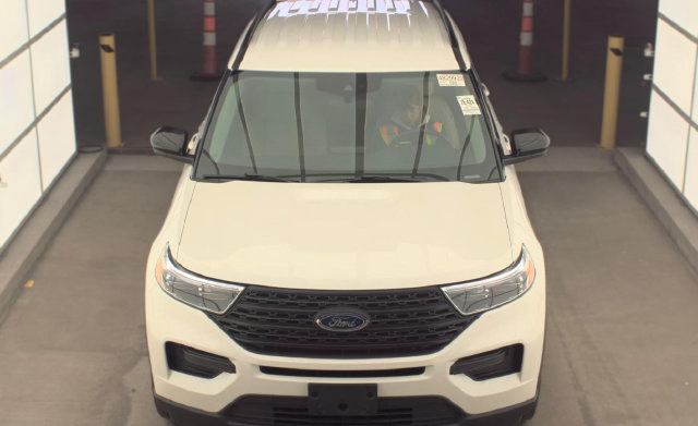 Used 2024 Ford Explorer XLT RWD image 7