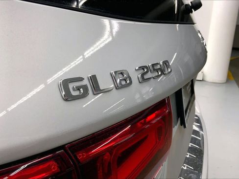 Certified 2022 Mercedes-Benz GLB 250 image 14