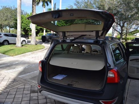 Used 2011 Volvo XC70 3.2 w/ Premium Pkg image 74