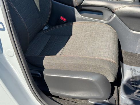 Used 2025 Honda HR-V Sport image 10