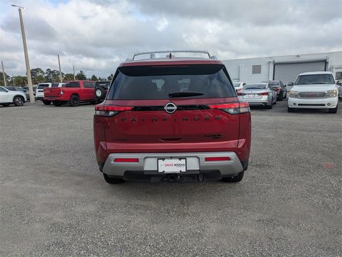 Used 2023 Nissan Pathfinder Platinum w/ Black Appearance Package image 4