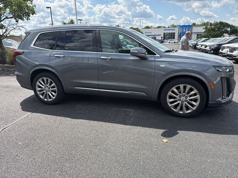 Used 2020 Cadillac XT6 Premium Luxury FWD image 24