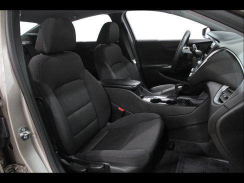 Used 2023 Chevrolet Malibu LT FWD image 16