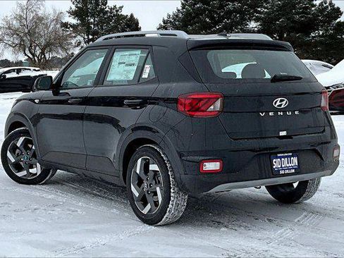 New 2025 Hyundai Venue SEL image 3