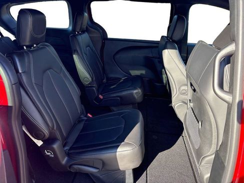 New 2026 Chrysler Pacifica Select AWD/4WD image 20