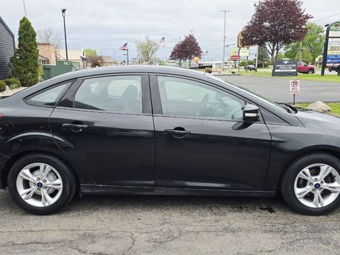 Used 2014 Ford Focus SE w/ SE Winter Package FWD image 7